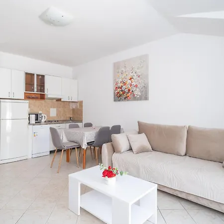 2 Bedroom Amazing In *