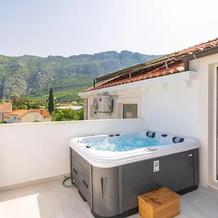 Awesome In With Jacuzzi * Dubrovník