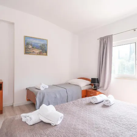 Apartman 2 Bedroom Amazing In *